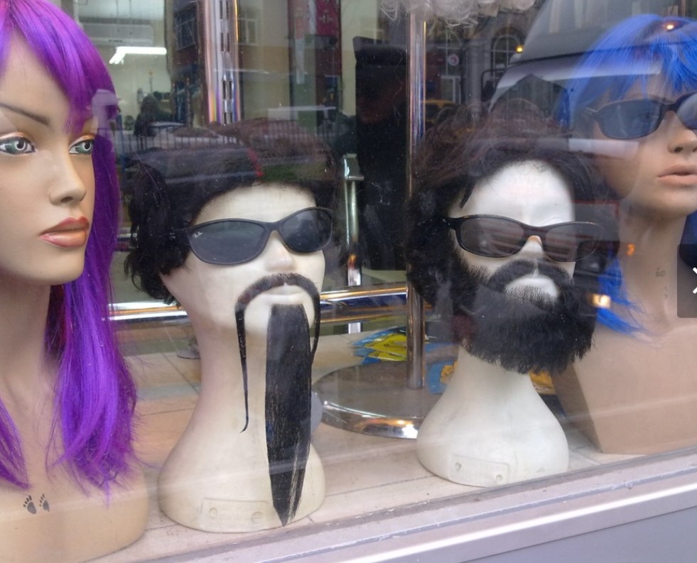 FAM-Tisch goes Drag King Workshop!